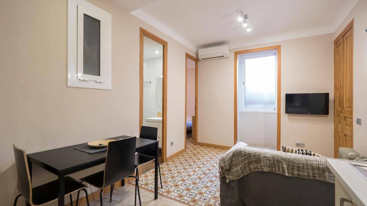 Acogedor Apartamento De 2 Dormitorios Barcelona Exteriör bild